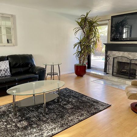 Urban Las Vegas Colonial In The Heart Of Vegas Villa ภายนอก รูปภาพ