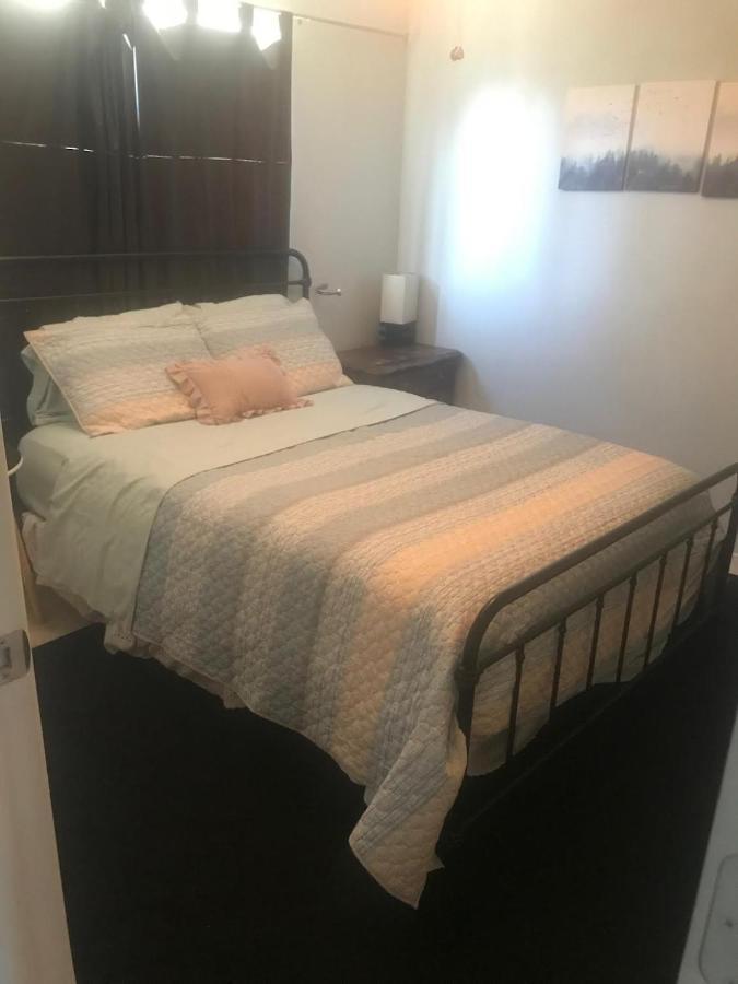 Urban Las Vegas Colonial In The Heart Of Vegas Villa ภายนอก รูปภาพ