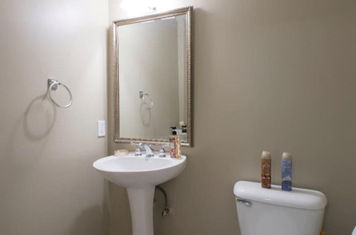 Urban Las Vegas Colonial In The Heart Of Vegas Villa ภายนอก รูปภาพ