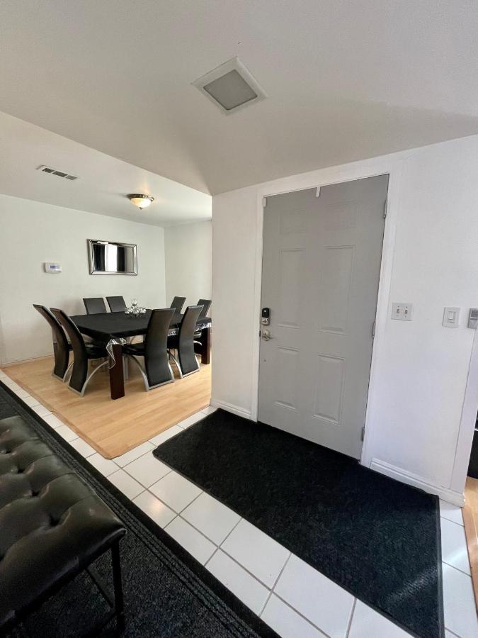 Urban Las Vegas Colonial In The Heart Of Vegas Villa ภายนอก รูปภาพ
