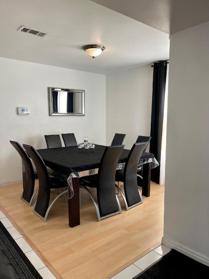 Urban Las Vegas Colonial In The Heart Of Vegas Villa ภายนอก รูปภาพ